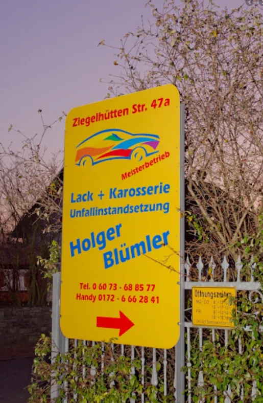 Oldtimerrestaurierung in der Lackiererei BlĂĽmler
